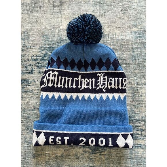 Munchen Haus Leavenworth Washington Blue Black Beanie Pom Hat One Size - Picture 1 of 5